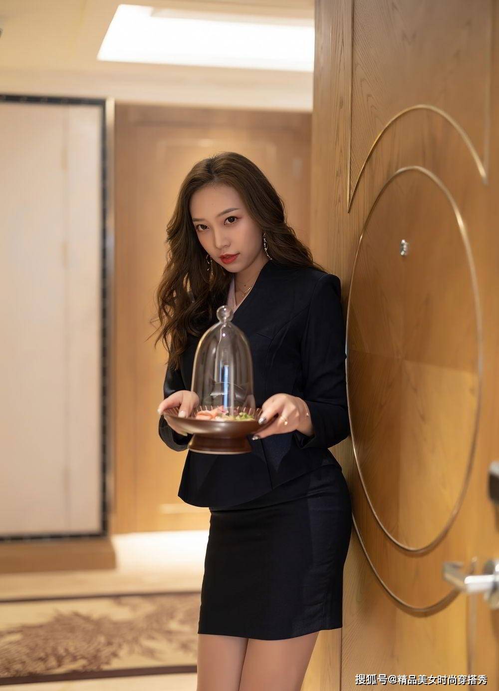 整体|干练又优雅范十足的职场女性是怎么搭配的？