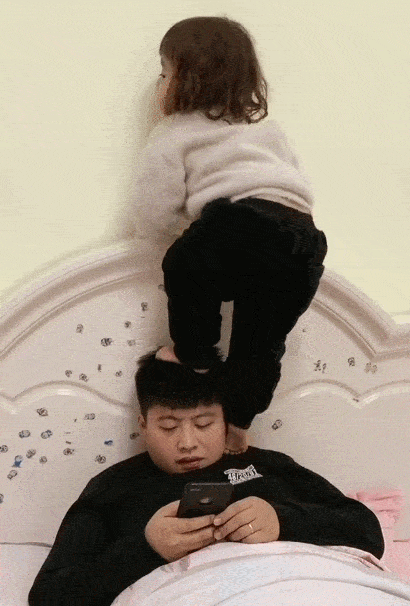 才有|搞笑GIF：要是早有这个药，现在也不至于去搬砖！