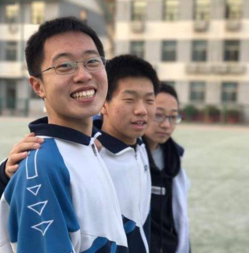 什么时候高中才会变成义务教育 30eef9b182c54e46bd59421e7c0a0f73.jpeg