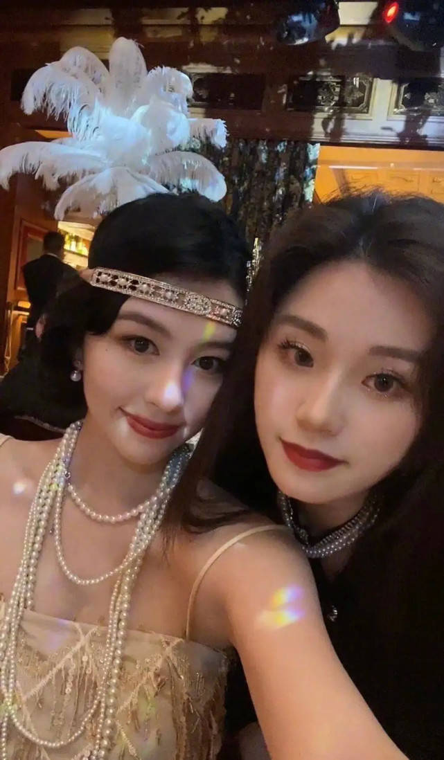 邱淑贞|53岁邱淑贞为女儿庆生!沈月穿貂皮戴珍珠项链美成顶级名媛,气质佳