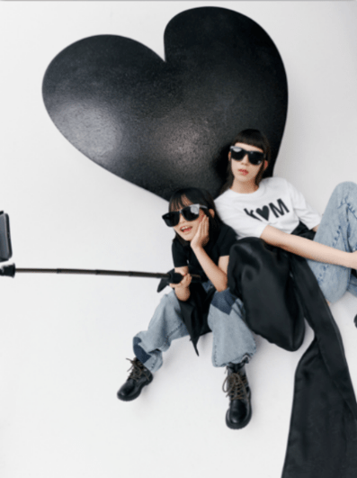 小孩|MO&Co. X KIMHēKIM设计师联名系列亲子款