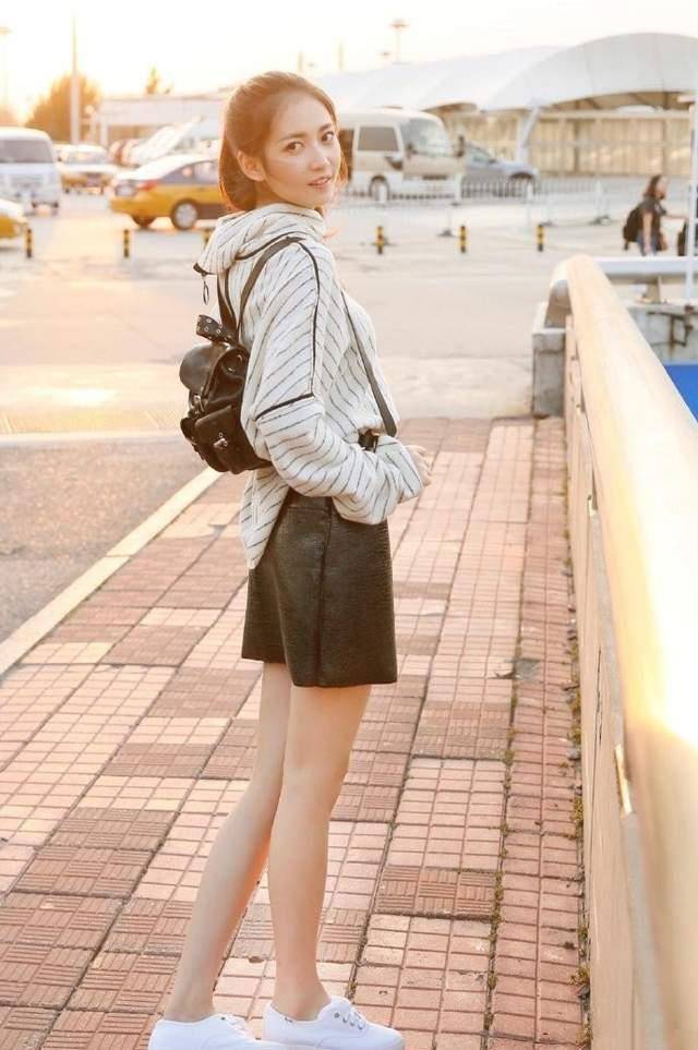 时尚|陈钰琪又瘦又美，私服穿搭甜美时髦，难怪老板唐嫣力捧