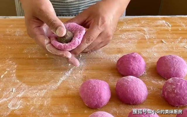 做法|火龙果新吃法，一定要试试这样做，软软的香香的，吃一次就忘不了