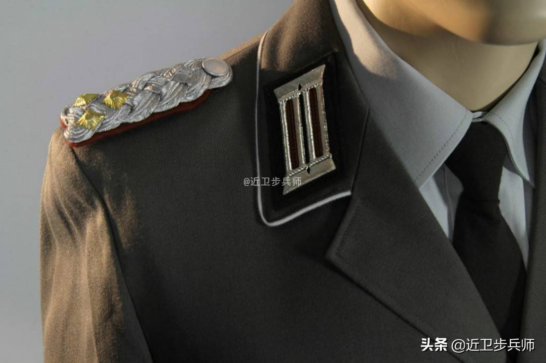 東德斯塔西軍服和納粹很像使命召喚冷戰畫輪廓都畫錯了