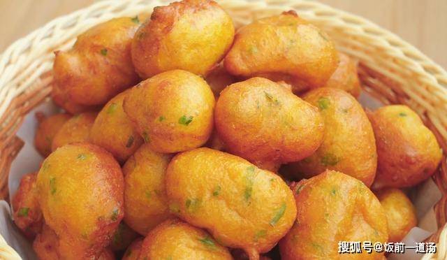 做法|一块南瓜2鸡蛋，筷子搅一搅，8分钟搞定全家人早餐，比油条还香
