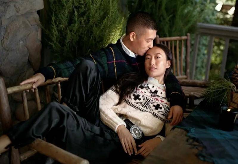 大叔|陈冠希为女儿庆生！穿短裤沧桑似大叔，秦舒培穿蓝衬衫大长腿瞩目
