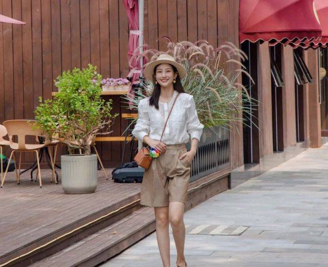 服装|早秋怎么穿搭才能展示温柔气质？只要挑对了服装，轻松呈现女人味