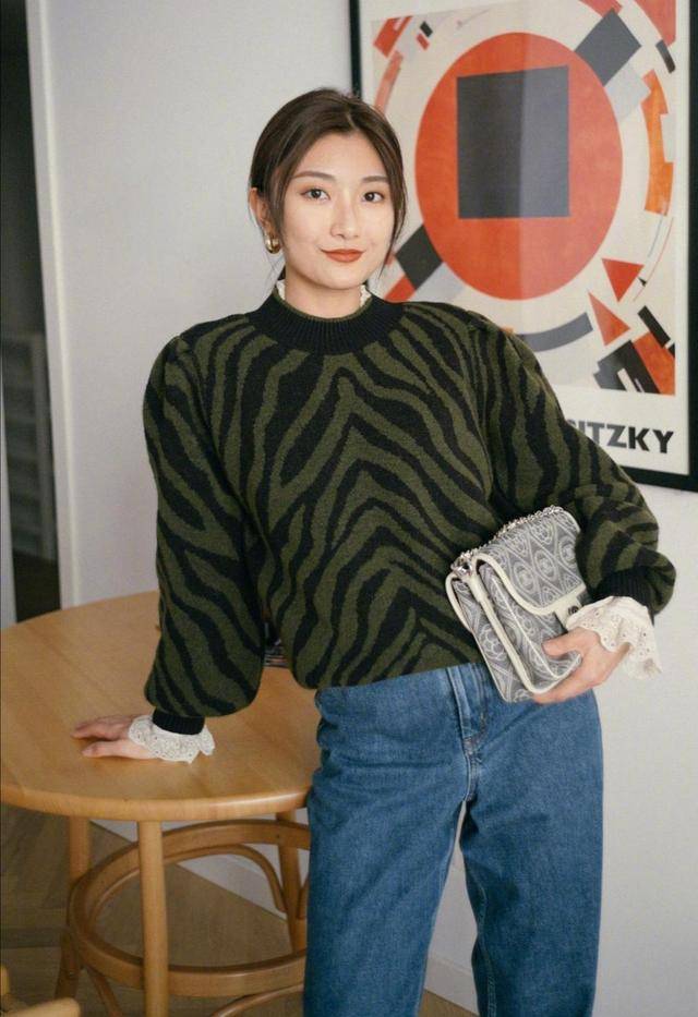 条纹|时尚女人不能被单一的着装风格所束缚