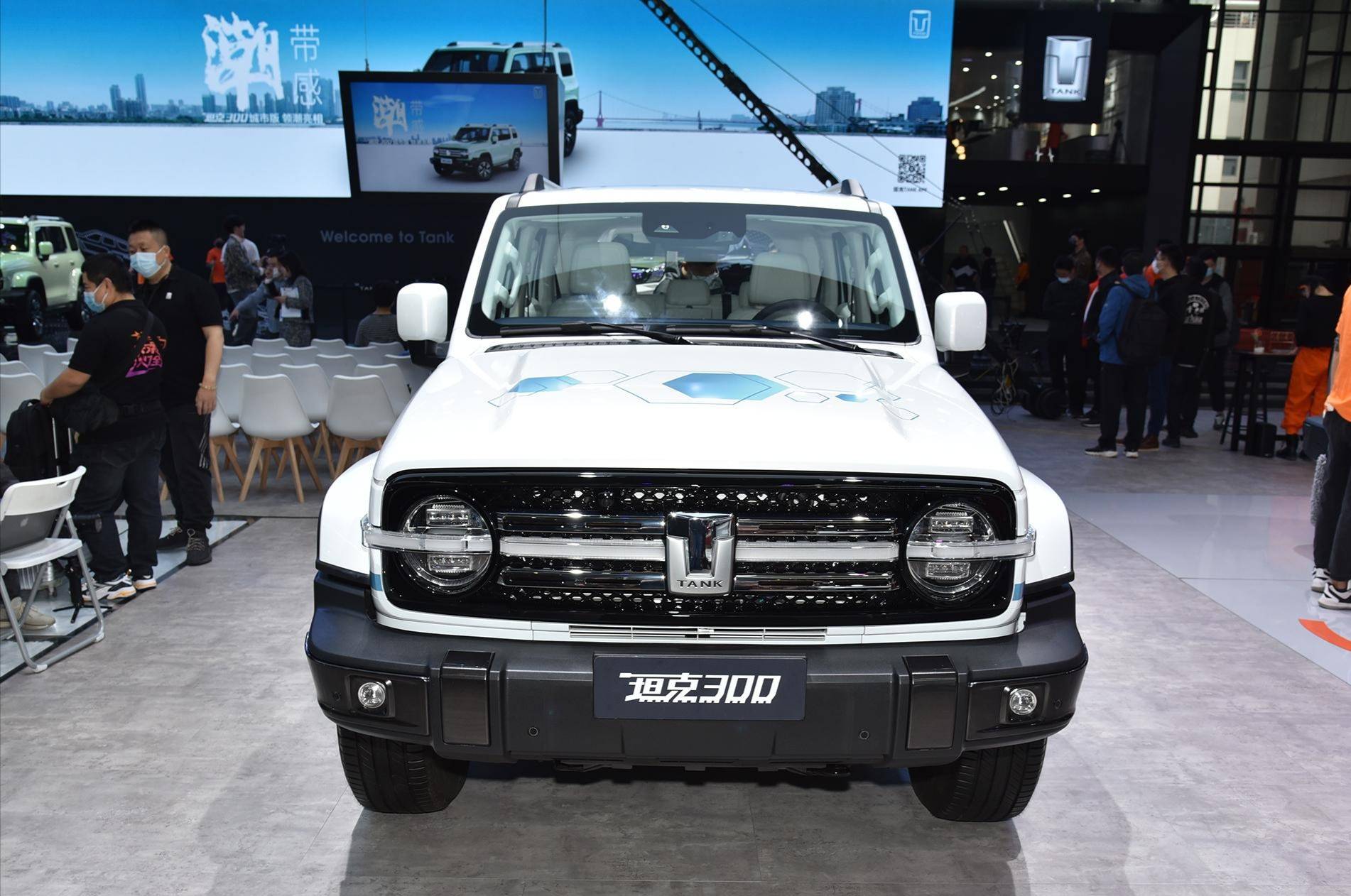 20万的国产精品越野车气势不输牧马人20t全新漆面帅气