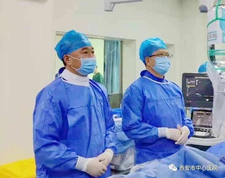 手术|一箭双雕——西安市中心医院心内科成功实施微创房间隔缺损+左心耳联合封堵术