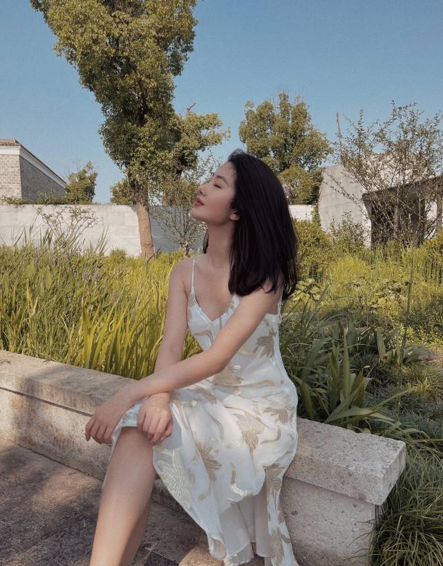 服装|优雅法式风再度刷爆朋友圈！永不过时的经典搭配，轻松告别路人感