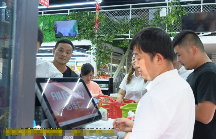 成本|零食店开店热潮下 怡佳仁不负客户信任