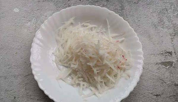 加入适量|经典中式早餐，更喜欢搭配这道小菜，三分钟即成，开胃爽口