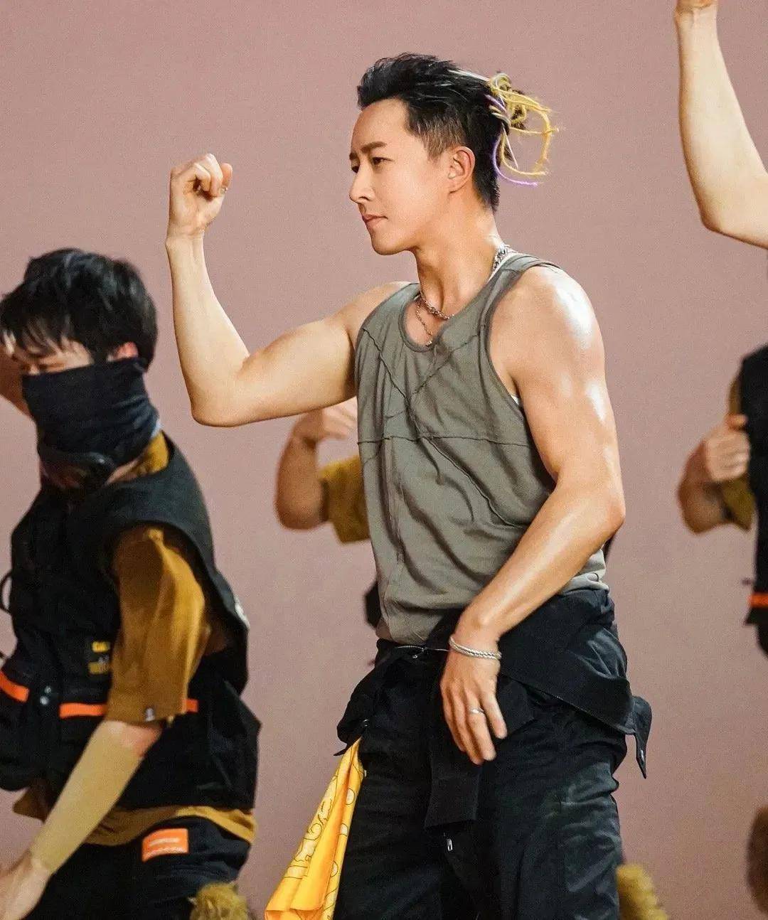 battle|前在韩务工人员大聚会，爷青回！