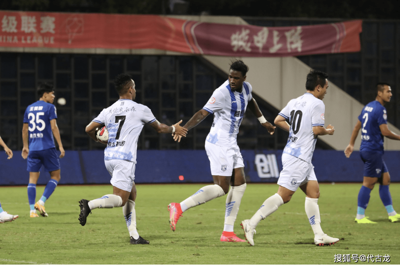 蓉城|武汉三镇1-0小胜，中甲拜仁掉到第4，冲超格局已定，4队争两名额