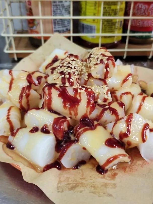 混酱猪肠粉是港式小吃的老王牌了