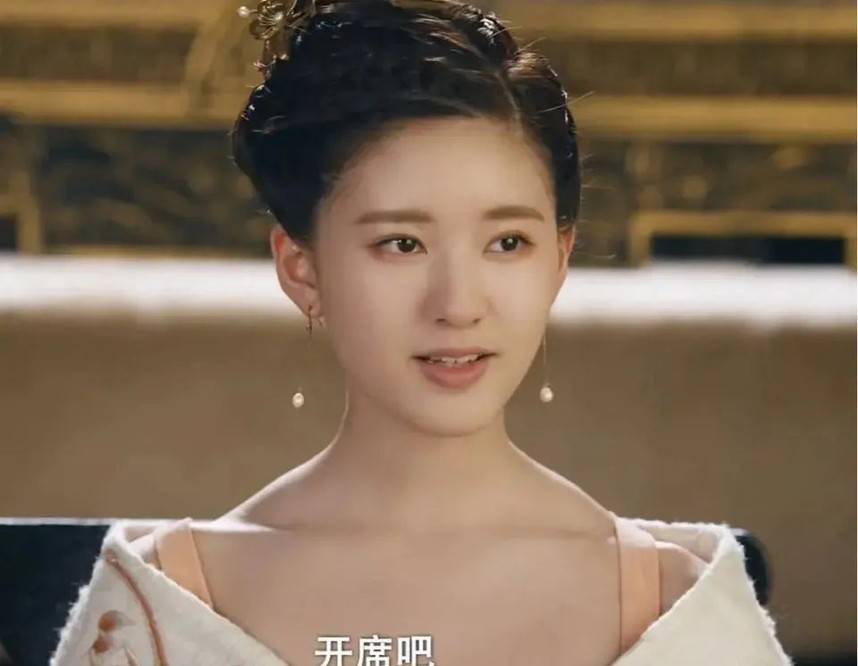 美人|别再吹捧直角肩了!来,让这五位女演员告诉你,溜肩究竟有多美!