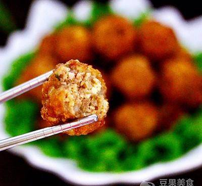 肉丸|#新年开运菜，好事自然来#团团圆圆的香炸猪肉豆腐丸子