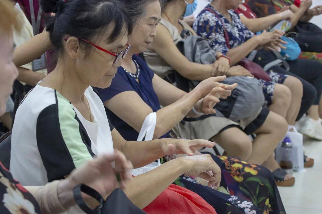 师农燕|【美丽专场】相约七夕 为爱助力，一起来听听那些关于美丽的小秘密