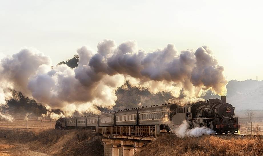 辽宁北部小城有个蒸汽机车博物馆，还是100余部影视剧火车外景地