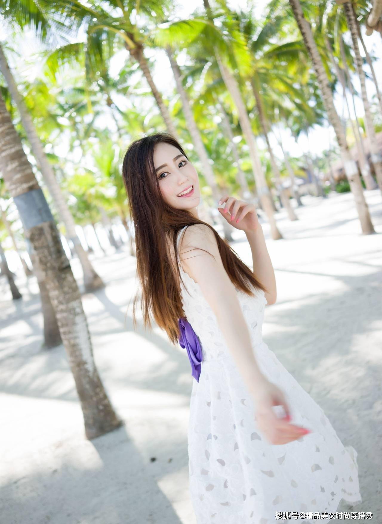 一身|集清纯、甜美、可爱于一身的白色吊带连衣裙，穿起来还很优雅时尚