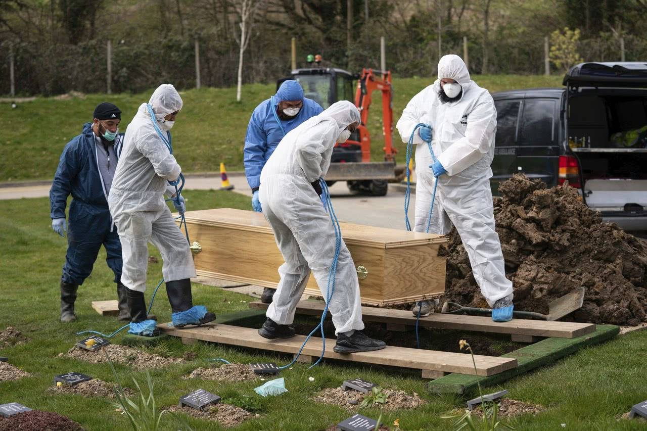 英国疫情最为严峻时期,西方政客口中所谓的"人权",便是强迫养老院老年