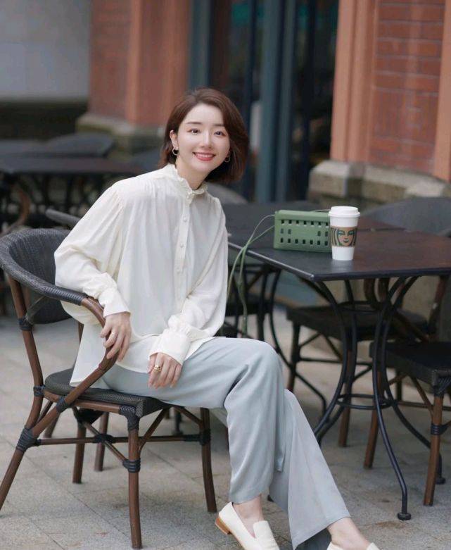 服装|只要穿对了,就能轻松成为精致的女人,与年龄无关