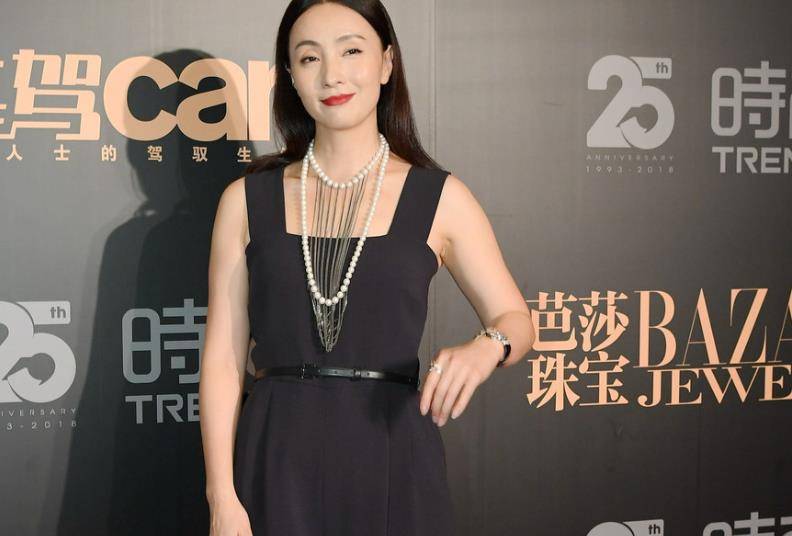 闫妮|陶虹和闫妮同台比美,一个冷艳、一个端庄,曾经的女神风采依旧