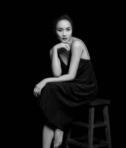 鄢琳|宋妍霏和妈妈参加节目，难怪能成为大明星，妈妈穿着时尚颜值超高