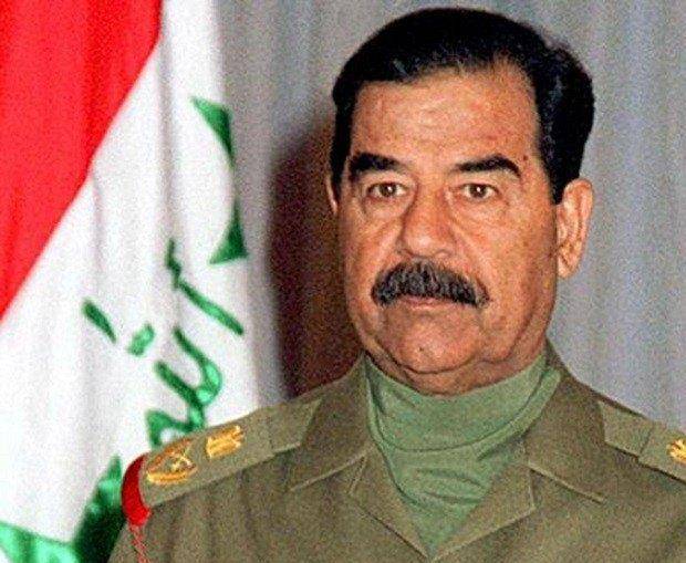 萨达姆上任总统后,发展国家经济及福利,及时阻止伊拉克分裂.