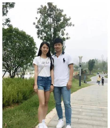 刚求|苏炳添想要二胎，与校花女友初中递纸条早恋，16年结婚儿子3岁