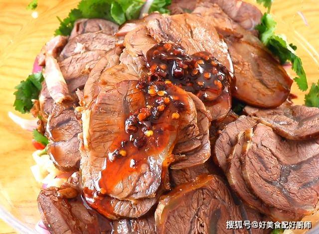 香菜|五香酱牛肉家常做法，用电饭煲就搞定，酱香入味，简单家常又美味