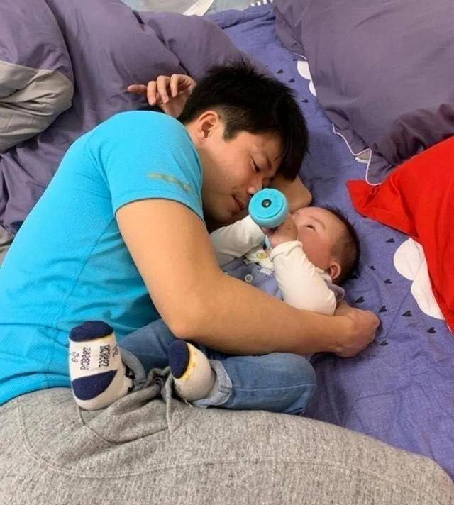 刚求|苏炳添想要二胎，与校花女友初中递纸条早恋，16年结婚儿子3岁