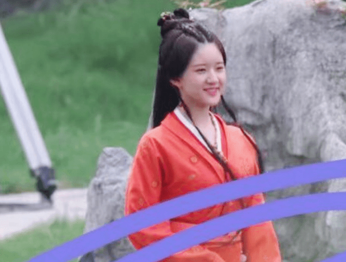 赵露思|?最新女星古装路透：热巴红赵露思红衣比美，看到鞠婧祎我沉默了