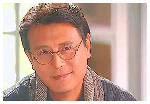 秦少|58岁阿姨的理想型，从琼瑶小说男主变成了网剧里的霸总