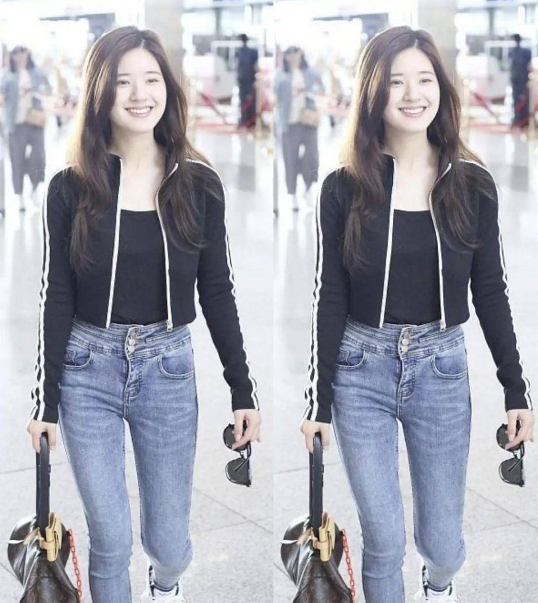 赵露思|赵露思是颜值天花板,穿短款外套配紧身牛仔裤,掩盖不住明星气质