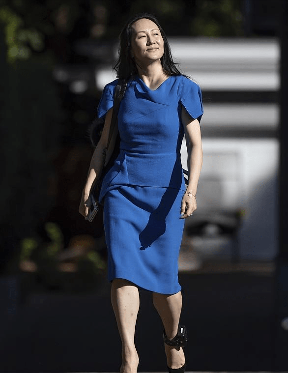 设计|孟晚舟结束审理！最后一次穿忧郁紫色长裙出庭，表情严肃惹人心疼