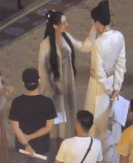 杨洋更|迪丽热巴最美古装造型来了，和龚俊cp感竟然比杨洋更强