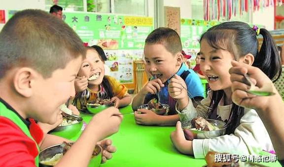 生活|宝宝幼儿园上学,父母这3件事要教会,老师:能帮孩子融入环境!