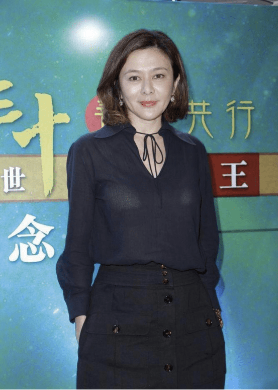 服装|有一种美叫做关之琳与刘嘉玲同框，虽然是同龄人，但气质却不一样