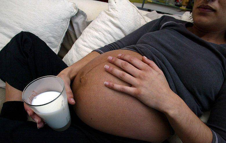孕妇喝配方牛奶好不好