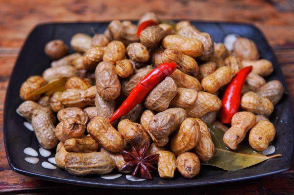 原创水煮花生,很多人都做错了,难怪难吃不入味,大厨:这样做才对