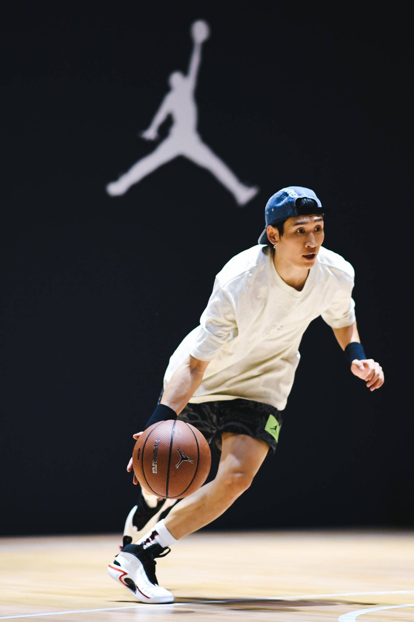 设计|AJ36 绝地反转！只加一个新科技，又甩开所有实战鞋一大截…