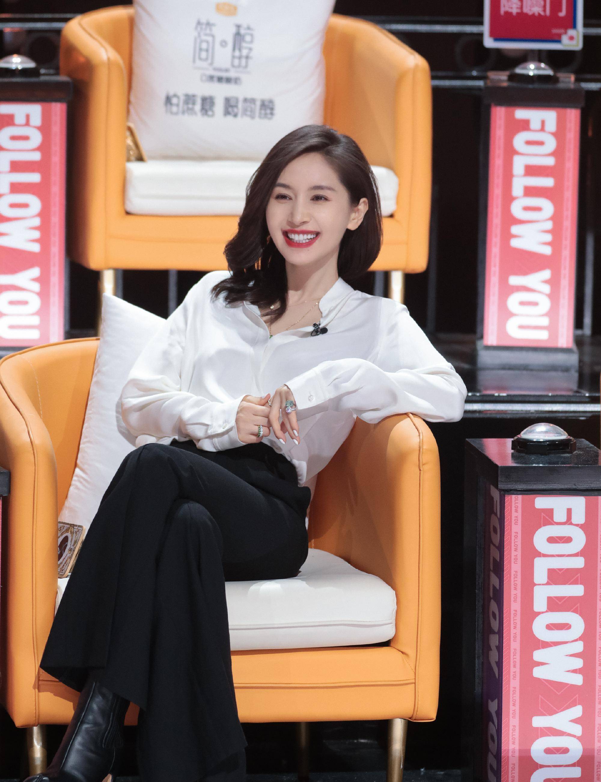 元素|王子文官宣恋爱后更温婉了,穿小白裙气质柔美,清新俏皮像小女生