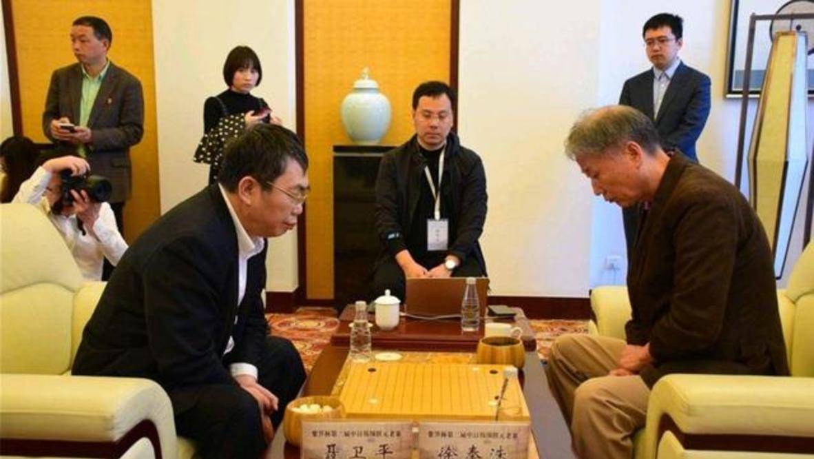 原创棋圣聂卫平迎69岁生日,四大棋手齐祝福,女儿菲菲连续3年送惊喜