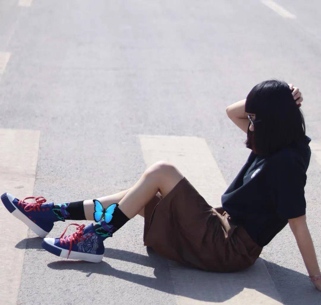 国货|穿国货潮鞋的女生，真的很Low吗？