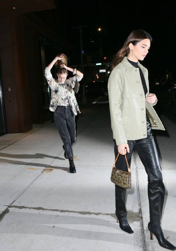 身材|超模肯豆、吉吉同框了！吉吉水墨上衣超吸睛，肯豆一身皮革更抢镜