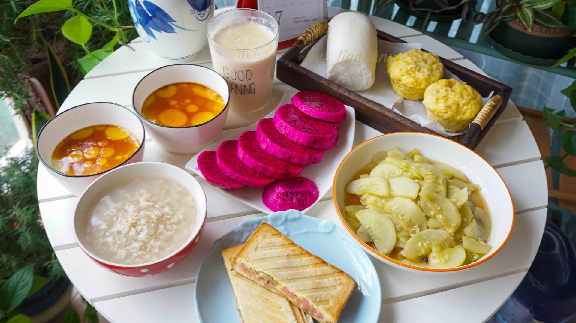 下锅|入秋天气干燥,早餐给家人煮这汤,润肺去火,甜丝丝的可好喝了