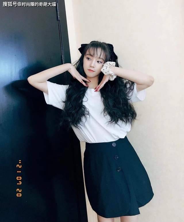 社会性|早秋有它就够了！基础实穿风格百变，可盐可甜时髦得一点儿不费力