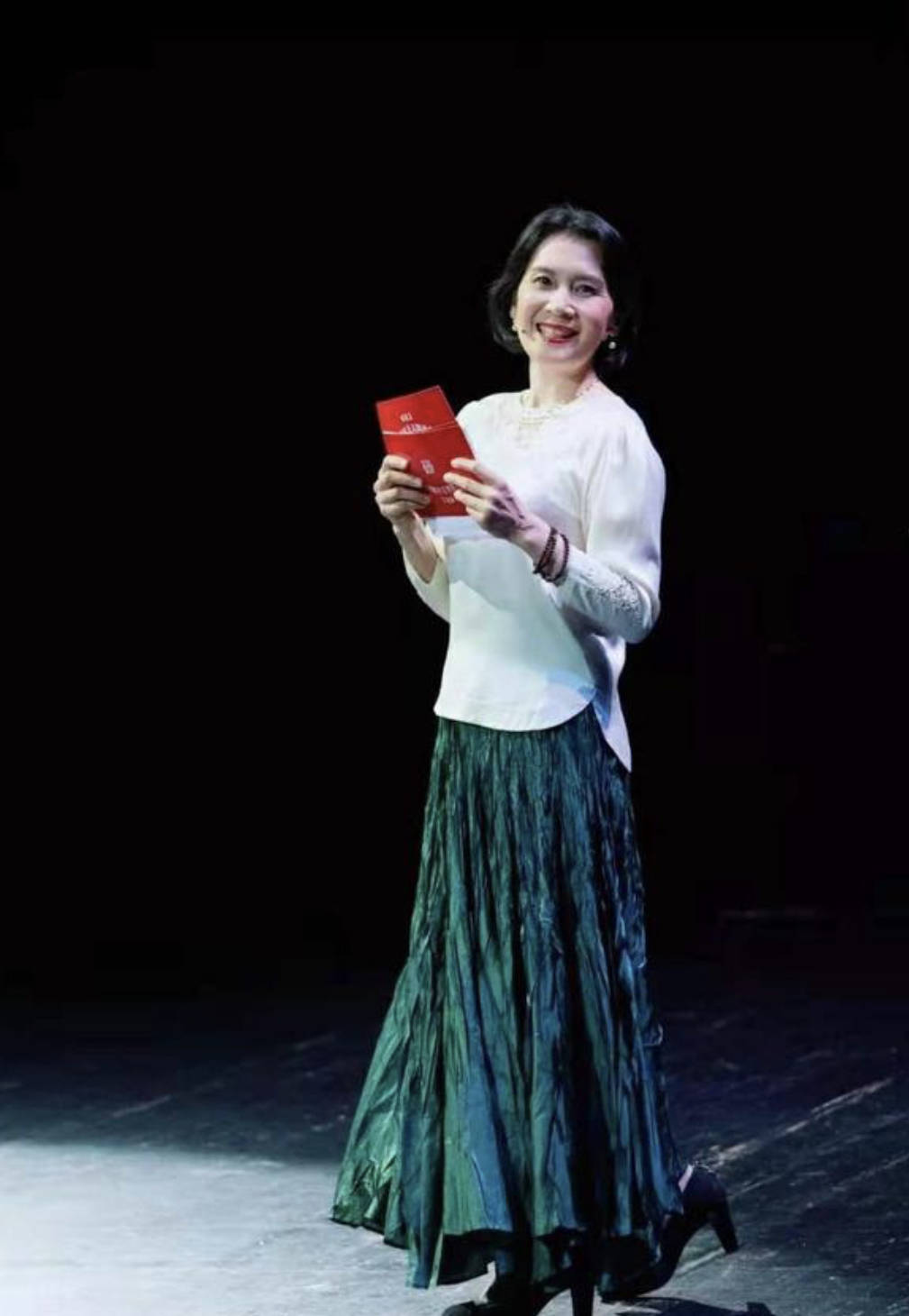 面料|63岁肖雄有老艺术家气质，穿搭低调不刻意扮嫩，反而更优雅耐看